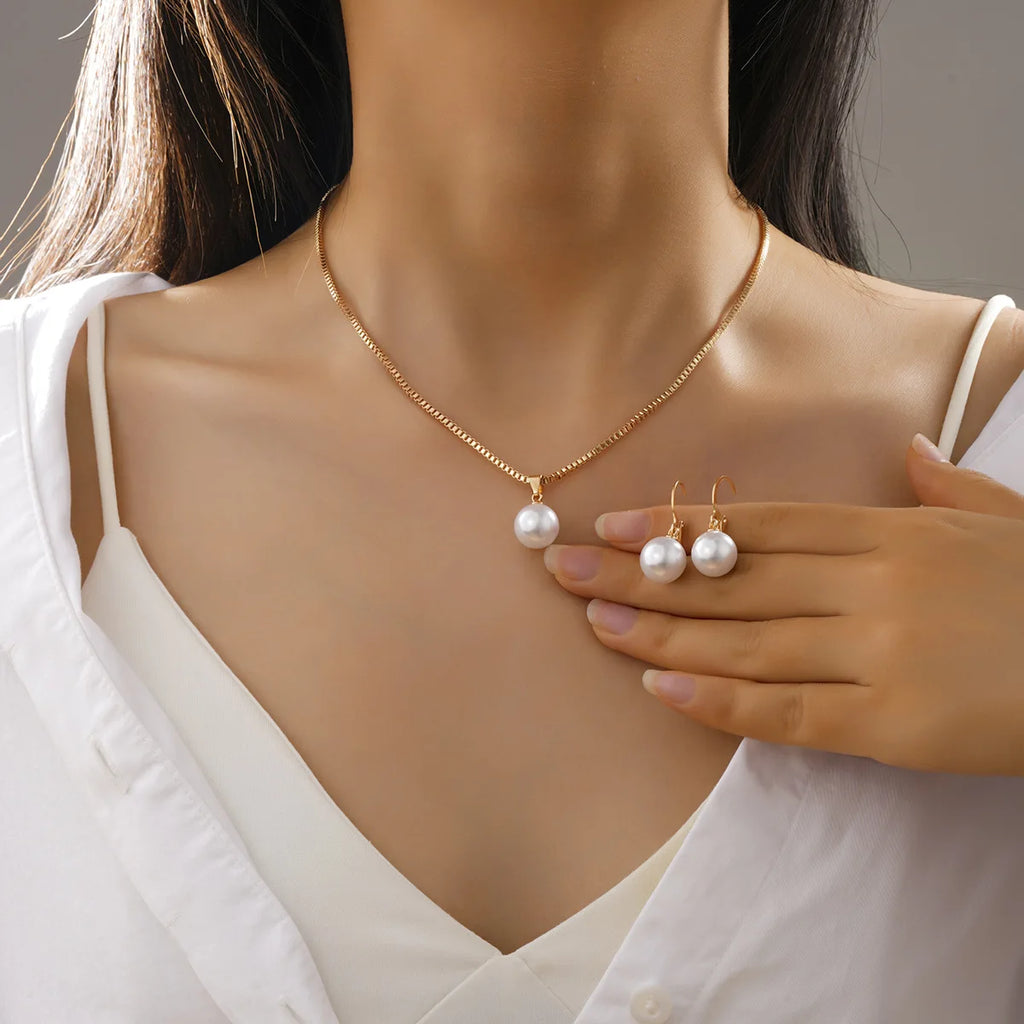 Elowen Pearl Pendant