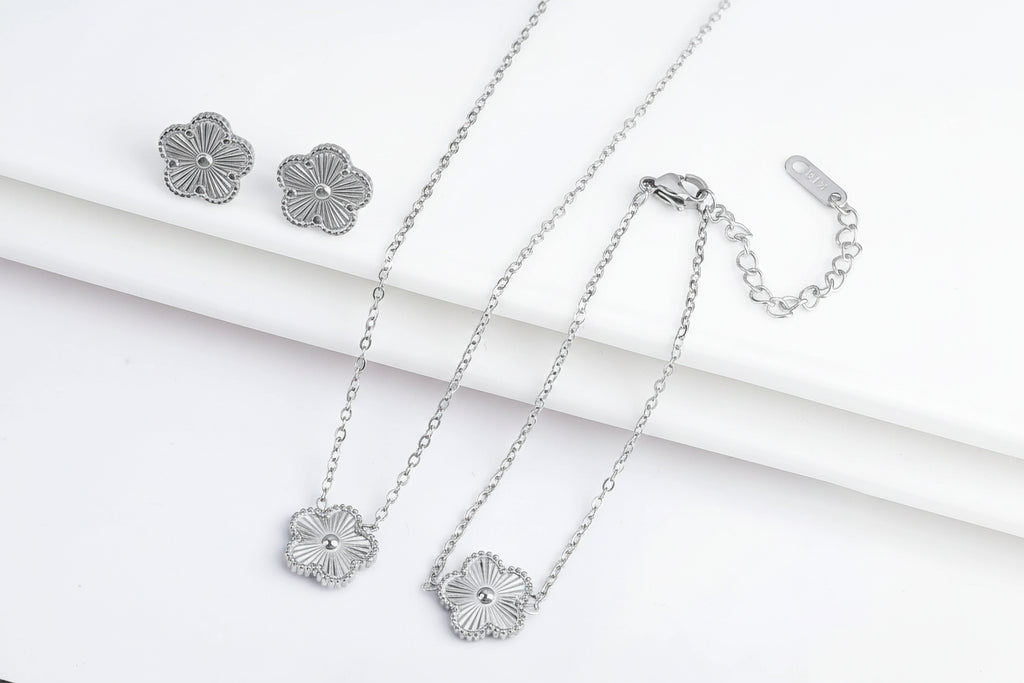 Aurielle Clover Set